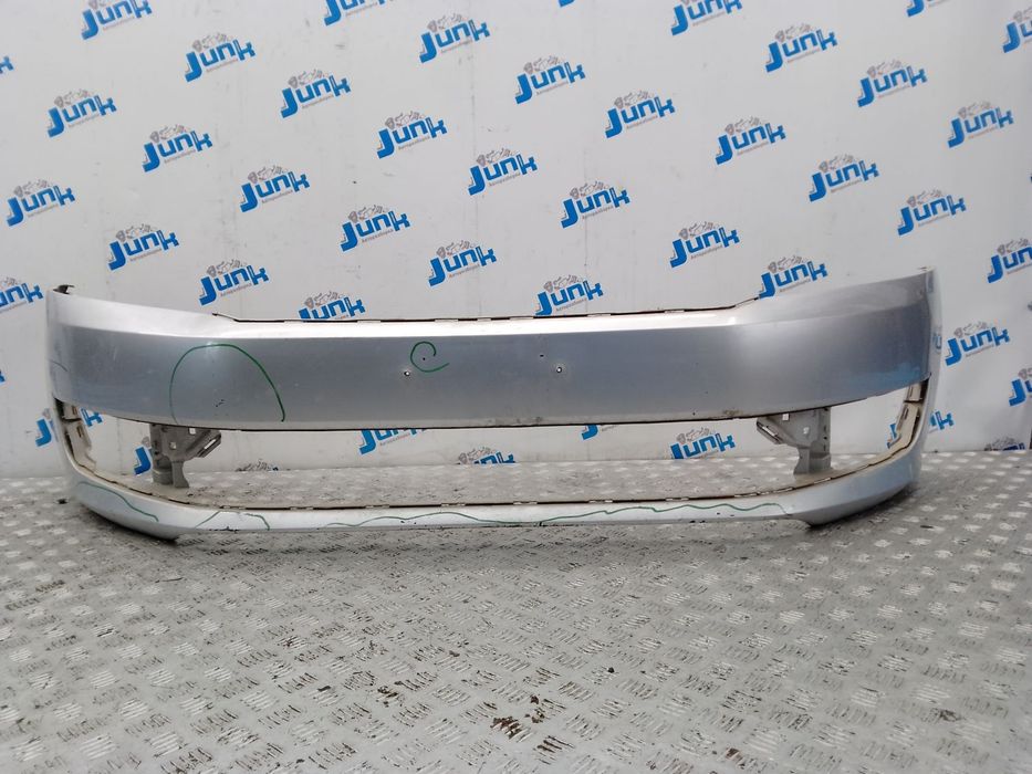 Бампер передний 561807217BGRU для Volkswagen Passat B7