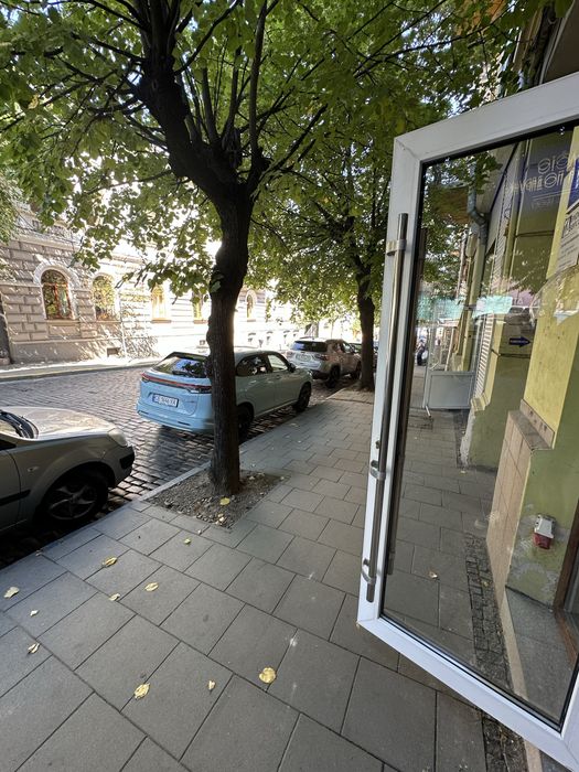 Продаж приміщення в центрі!