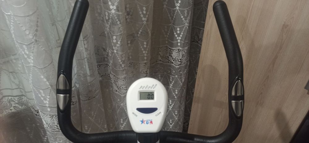 Велотренажёр, в нормальном состоянии.