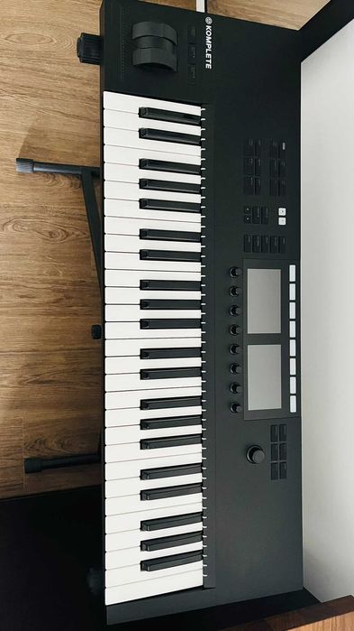 Teclado MIDI Native Instruments Komplete Kontrol S49 MK2
