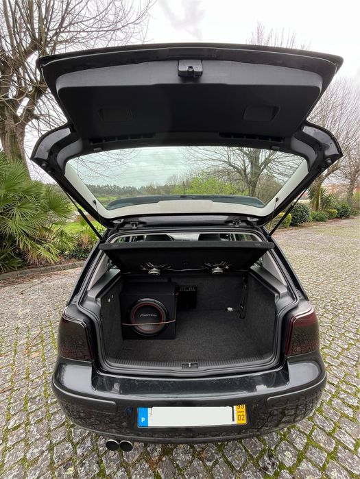 VW Golf IV 1.9 TDI 110cv Highline • Muito Estimado