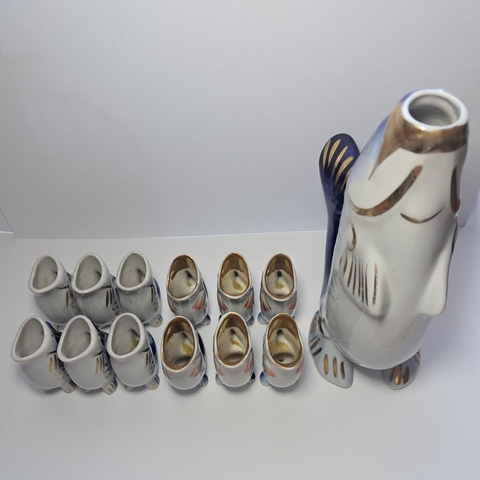 Радянський сервіз "рибки"( 1 )велика ;( 12 ) маленьких