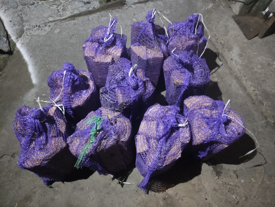 Дрова в сетках сухие