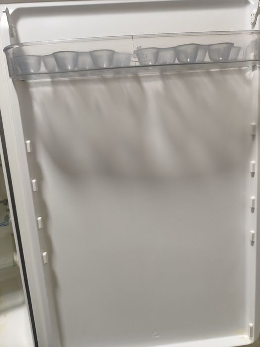 Холодильник у робочому стані.