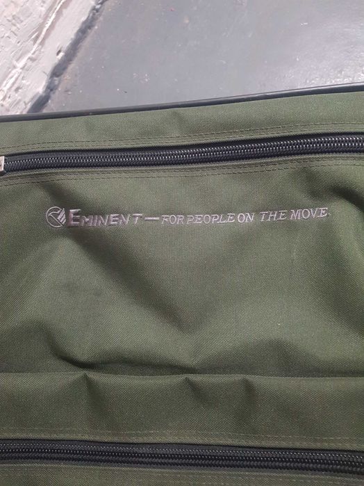 Продам большой дорожный чемодан