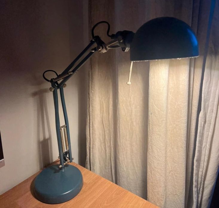 Candeeiro secretária azul Ikea