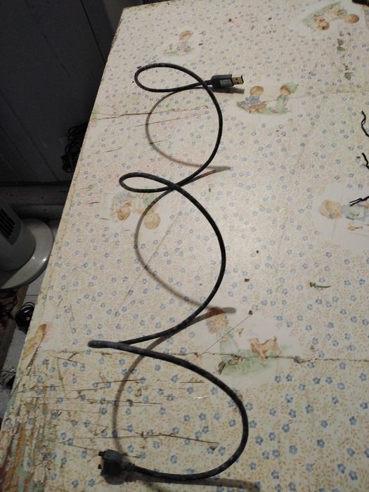 Vendo novo cabo carregar o telemóvel