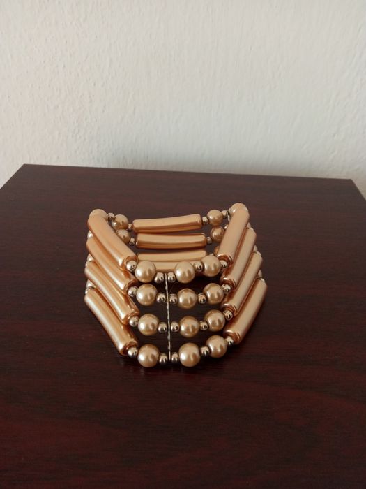 Bransoletka z paciorkow perłowych