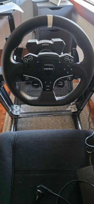 Moza Sim Racing Cockpit Completo