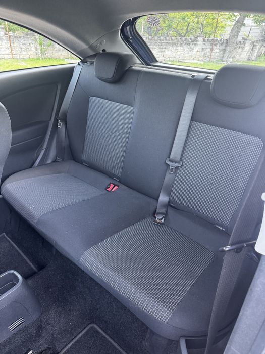 Продам Opel Corsa 2009 год 1л Бензин Механика-5ст