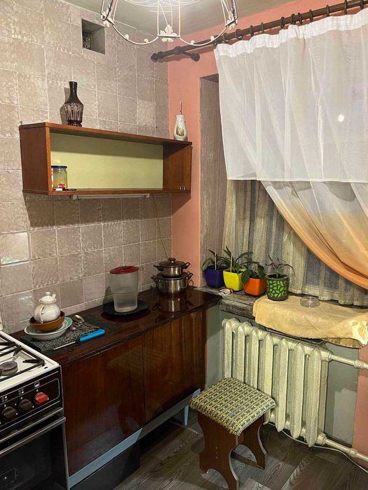 Сдам 2-х комнатную на Гвардейской этаж 1/5 дома кирпич