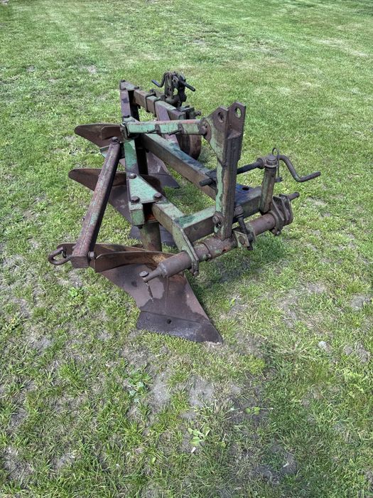 Klutywator, pług 3 skibowy