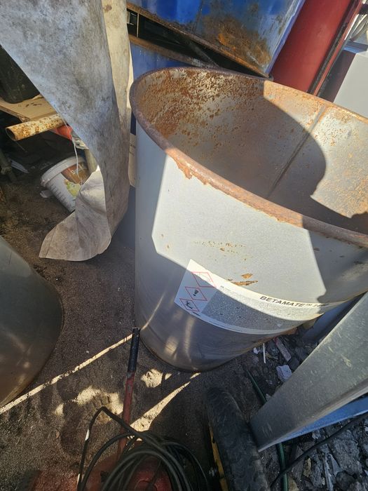 Beczki metalowe 200l
