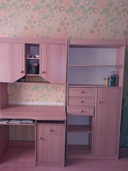 Продається стінка зі шкільним столом
