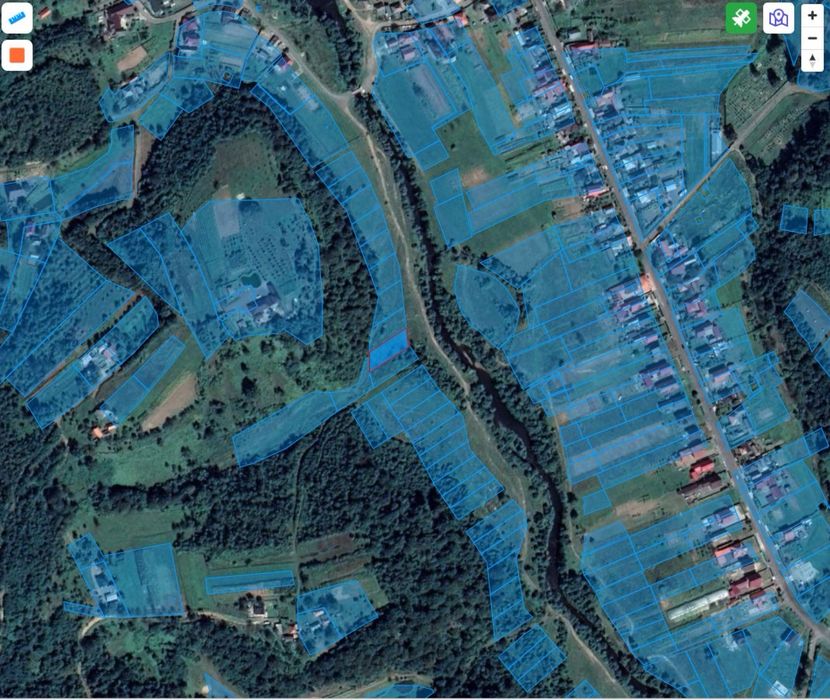 Терміново ділянка біля річки