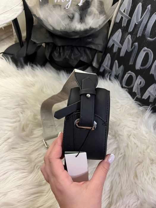 Сумка чорна Karl Lagerfel з широким ремінцем