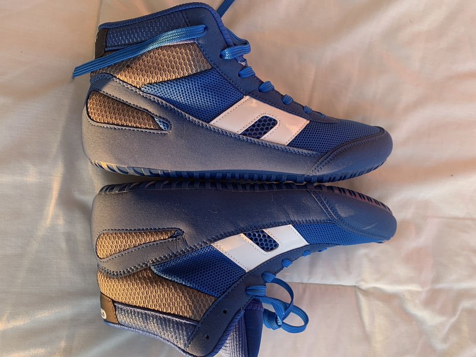 Sapatilhas de Boxe novas.