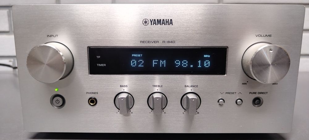 Amplituner Stereo YAMAHA R-840.