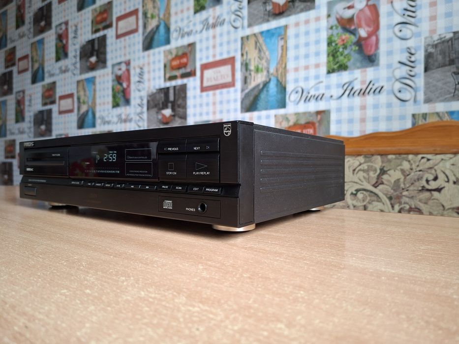 Яркий проигрыватель CD Philips CD604,работоспособность 100%,гарантия!