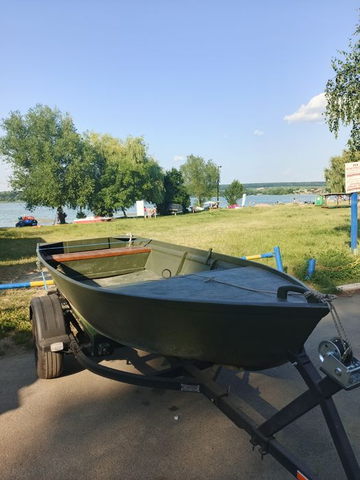 Продам човен склопластиковий