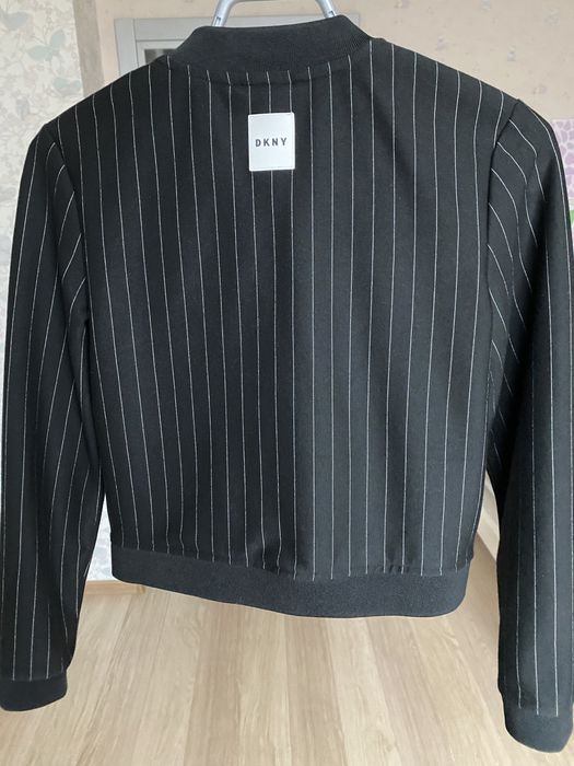 Продам костюм DKNY на девочку 12 лет XS