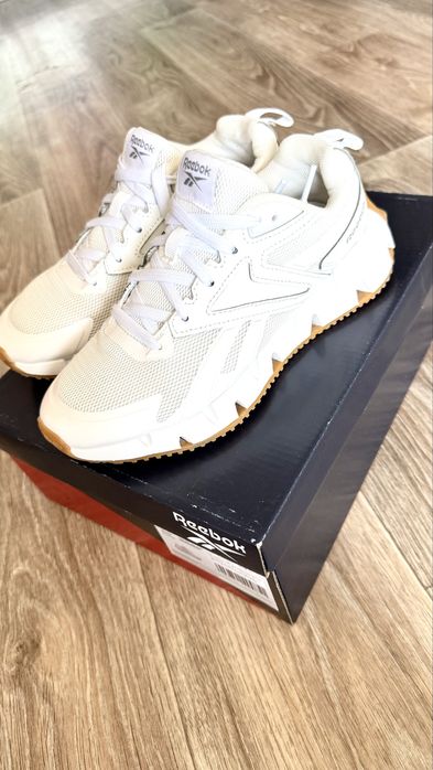 Продам жіночі кросівки Reebok