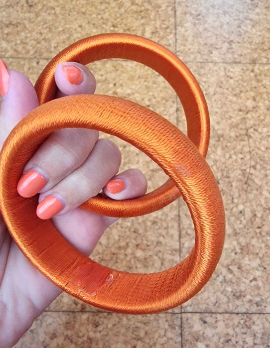 Conjunto de duas pulseiras laranja