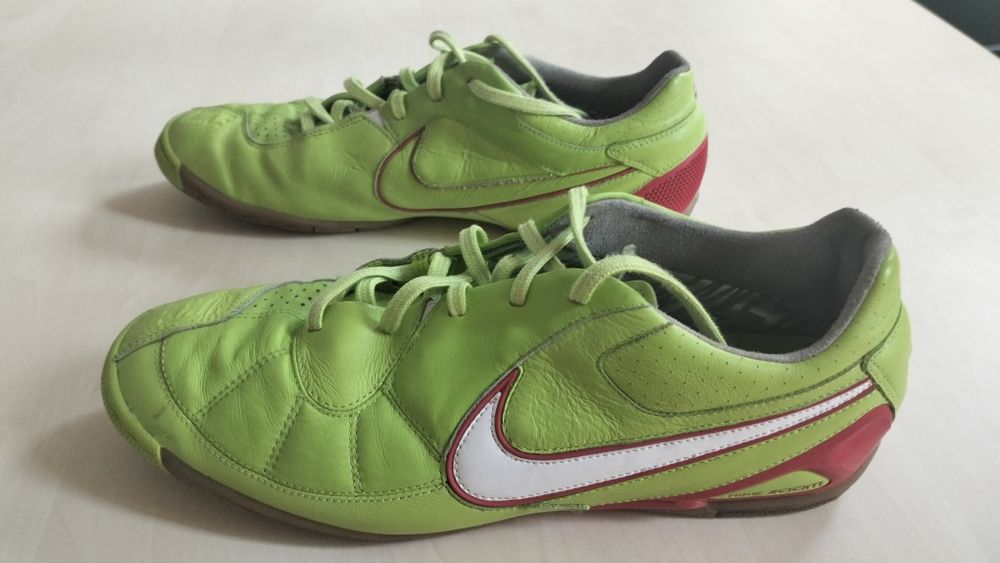 Buty halowe NIKE skóra rozm. 43 - 44