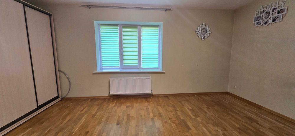 Продам трикімнатну квартиру в центрі міста