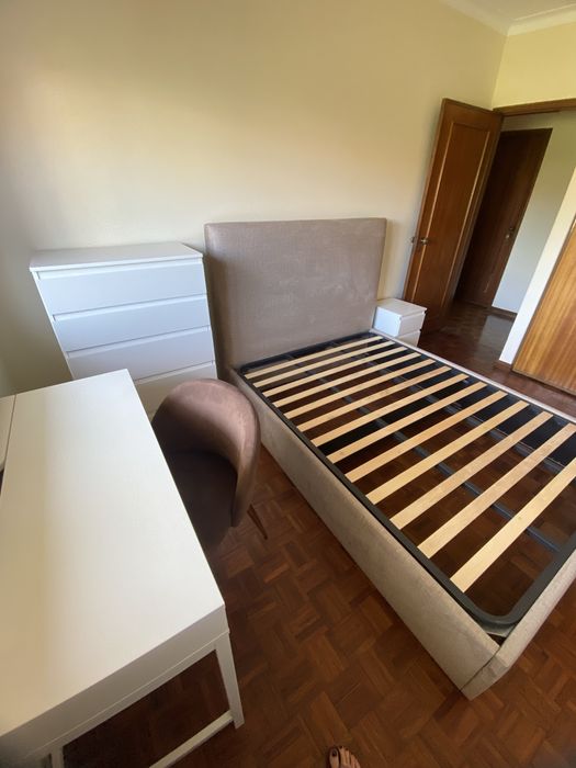 Conjunto de quarto – cama + colchão + móveis