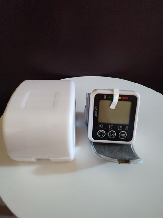 Електронний тонометр Electronic blood pressure monitor JZK-002!  BEST