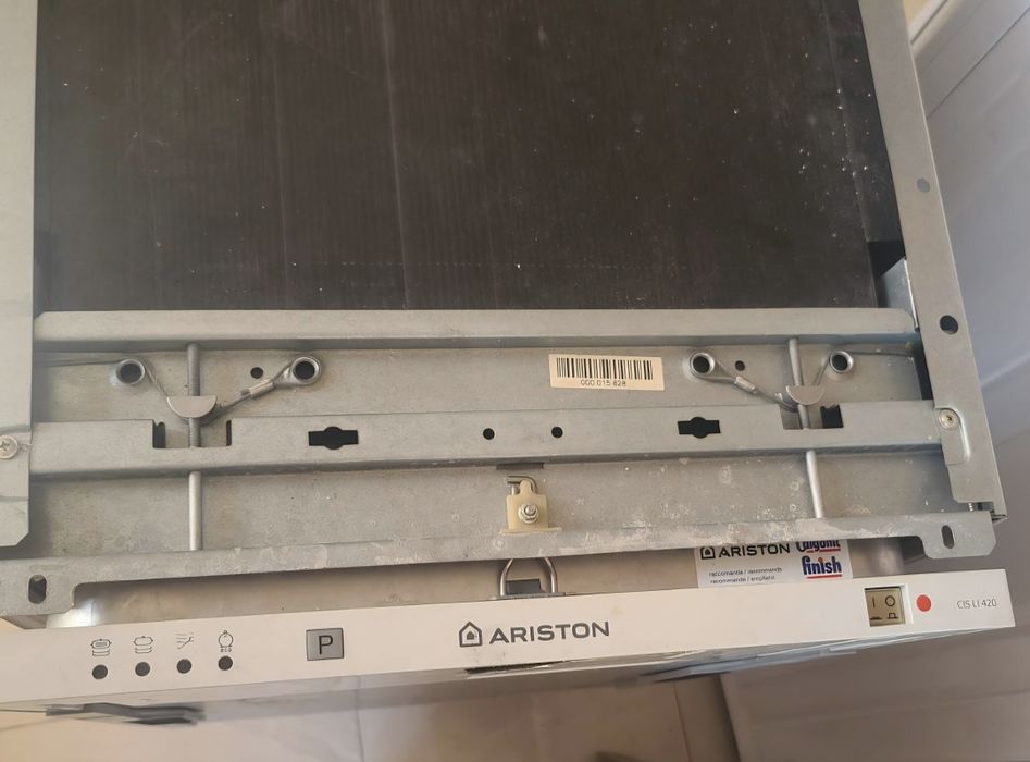 Продам посудомийку Hotpoint-Ariston   CIS LI 420  в  гарному  стані