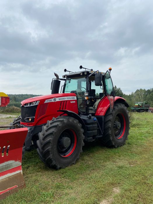 Claas Axion 810 stan b. Dobry 210 km uszkodzony