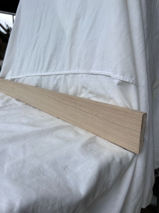 Плінтус дуб шпонований