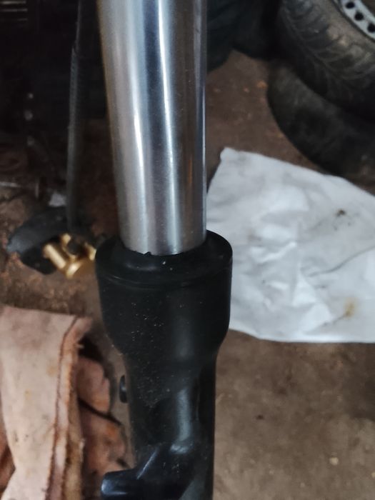 Продам два амортизатори передні на мотоцикл спарк