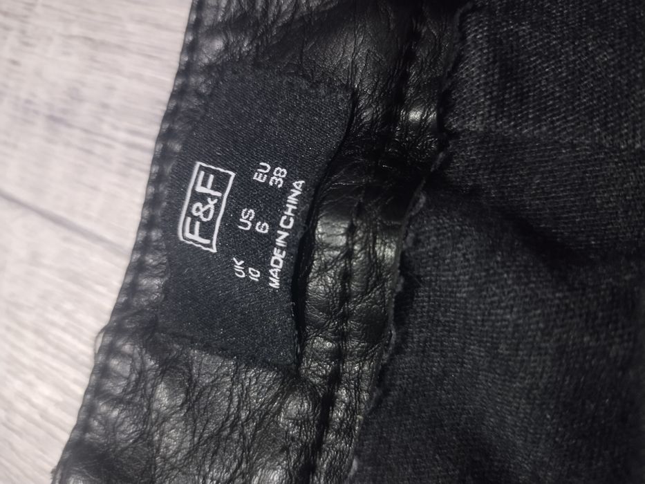 Спідниця з екошкіри