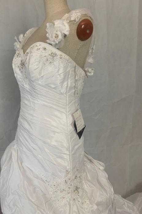 Nowa suknia ślubna księżniczka z katedralnym trenem 40 Maggie Sottero