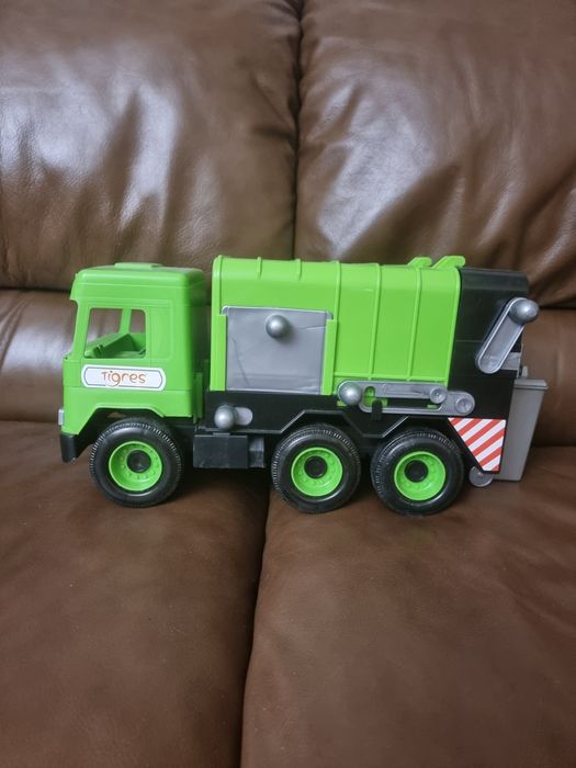 Спецтехніка мусоровоз.