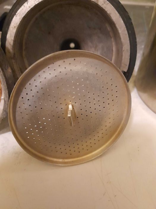 Продам гейзерную кофеварку СССР из нержавейки, на несколько чашек.