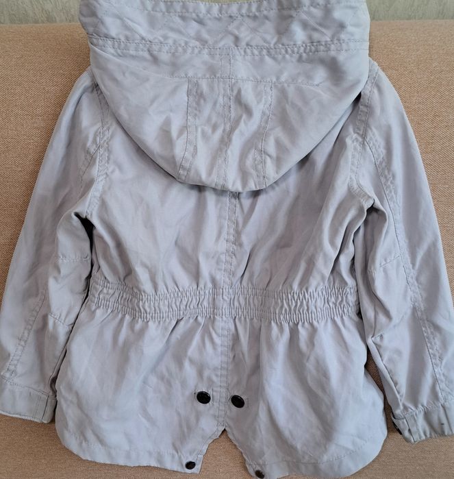 Продам костюм,легинсы,кофту,плащ