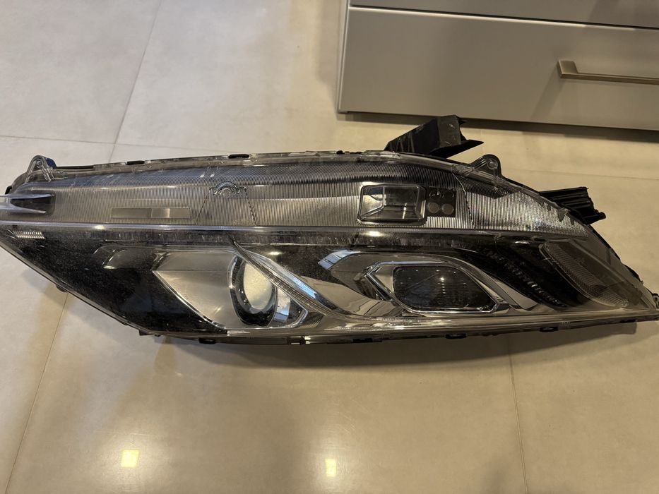 Lampa przednia prawa Mitsubishi Eclipse Cross