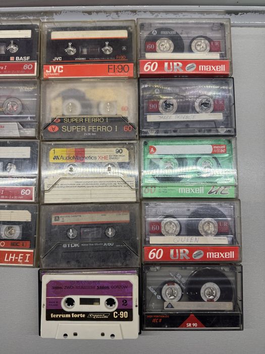 Zestaw 19 kaset magnetofonowych do nagrywania