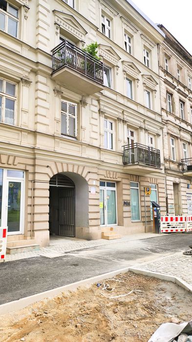 Dwupokojowe mieszkanie w zadbanej kamienicy sprzedam.