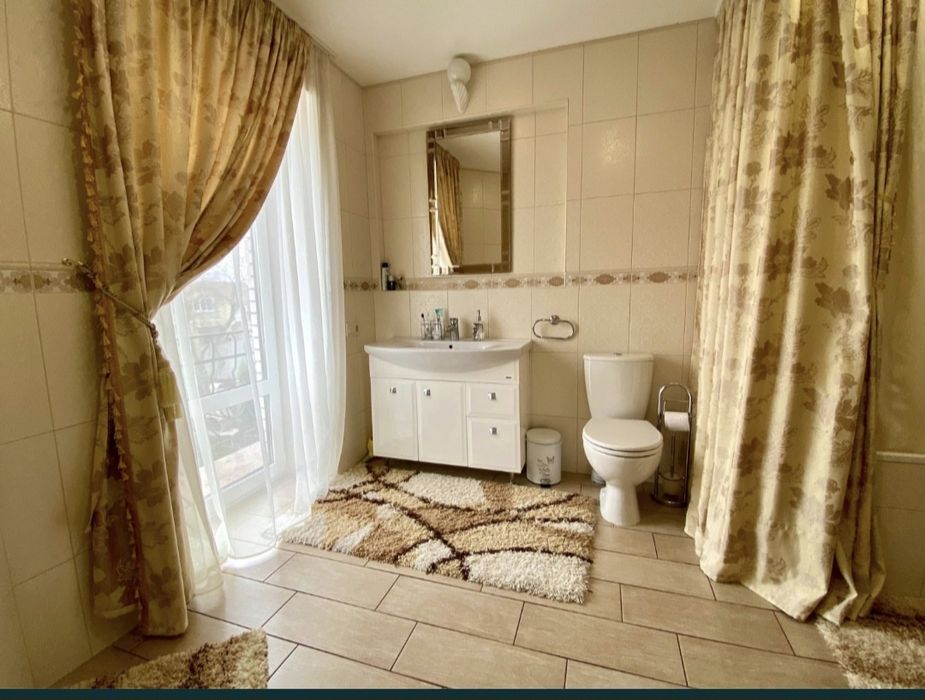 Продам шикарный дом в лесу возле реки