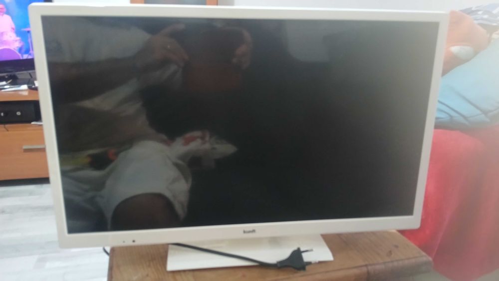 Tv kunft 21 polgadas com pouco uso