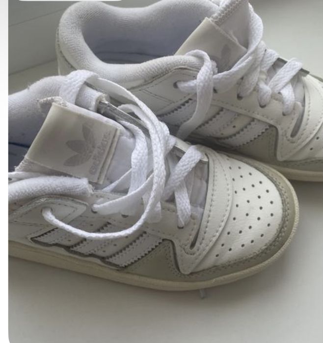 Стильні кросівки adidas forum low