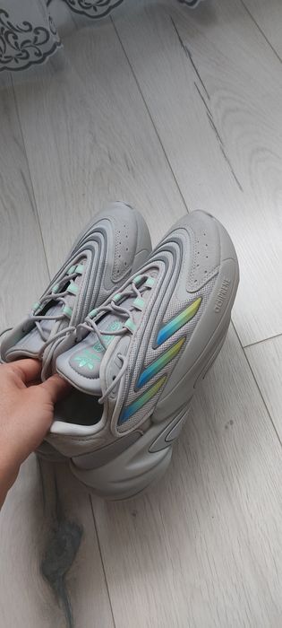 Жіночі кросівки Adidas ozelia