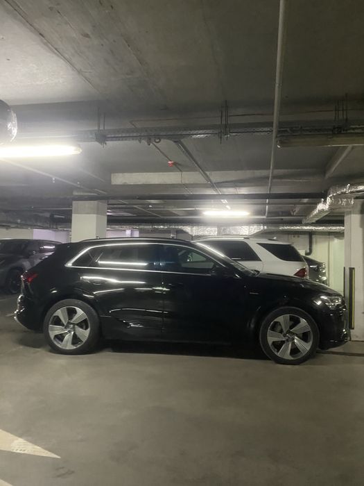 Audi e-rron, 55, 2019