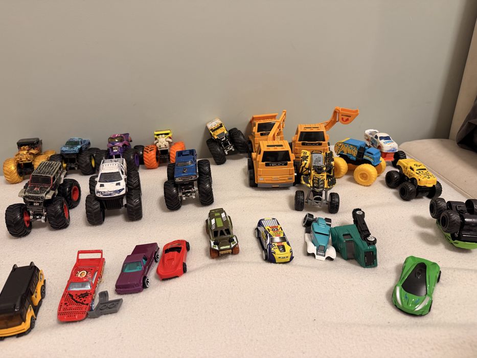 HotWheels, Хотвілс машинки монстртраки