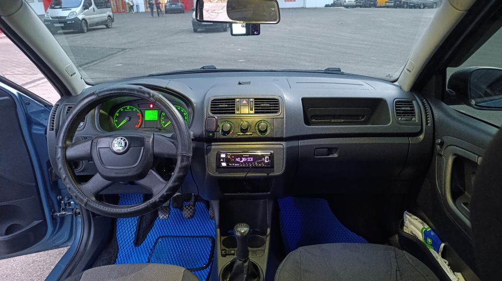 Продам Шкоду Фабия 1.2 2009 год